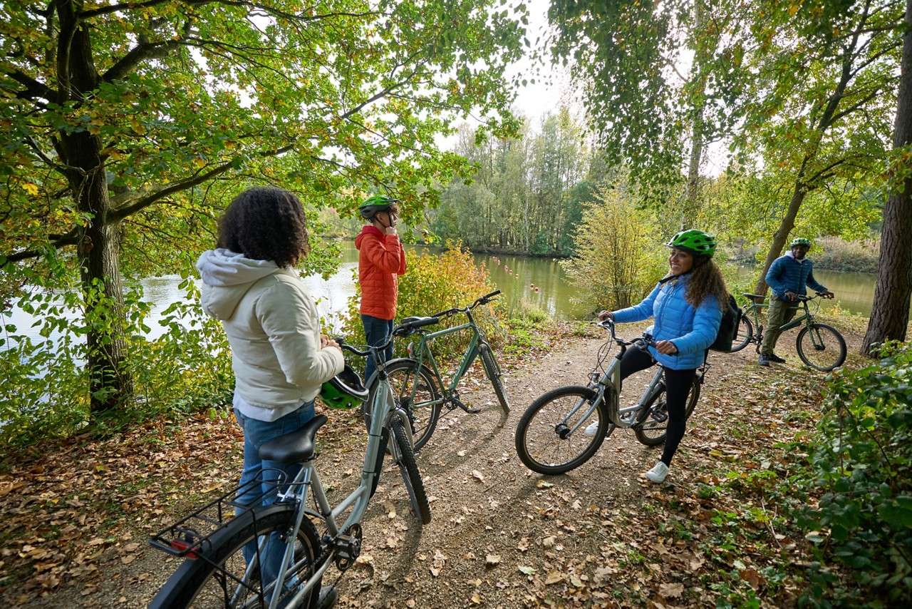 family bike ride 