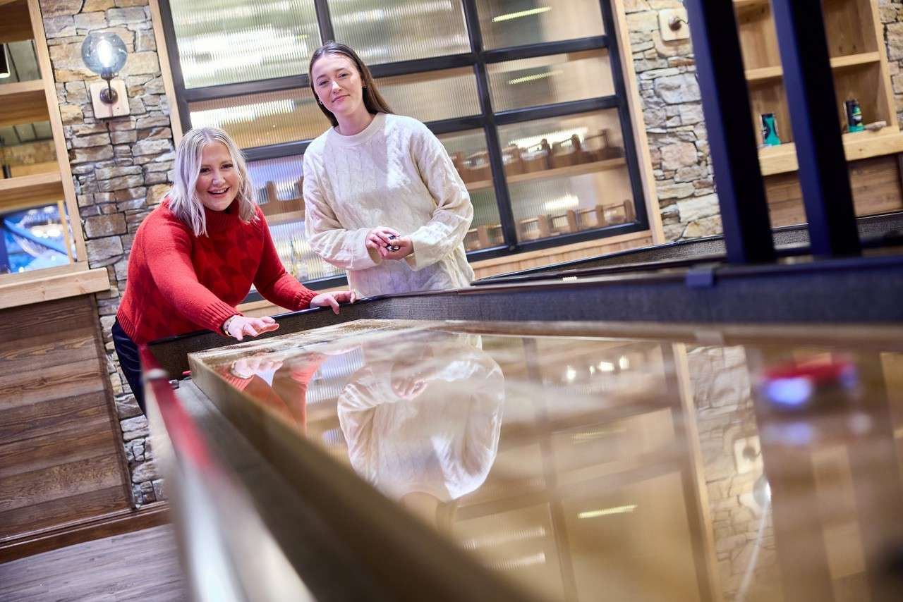 Shuffleboard 30 Minutes