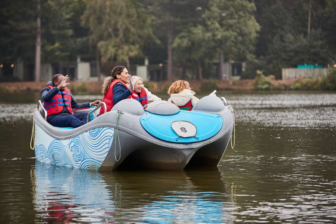 Boat hire on the lake