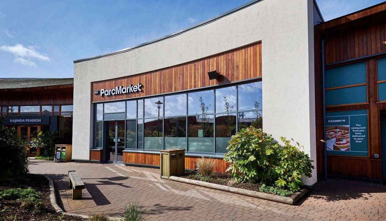 Exterior of the Parc Market supermarket 
