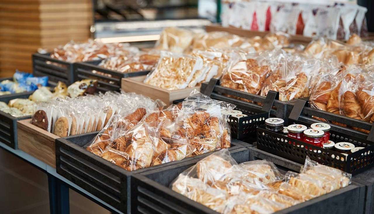 Freshly baked goods in the Parc Market supermarket