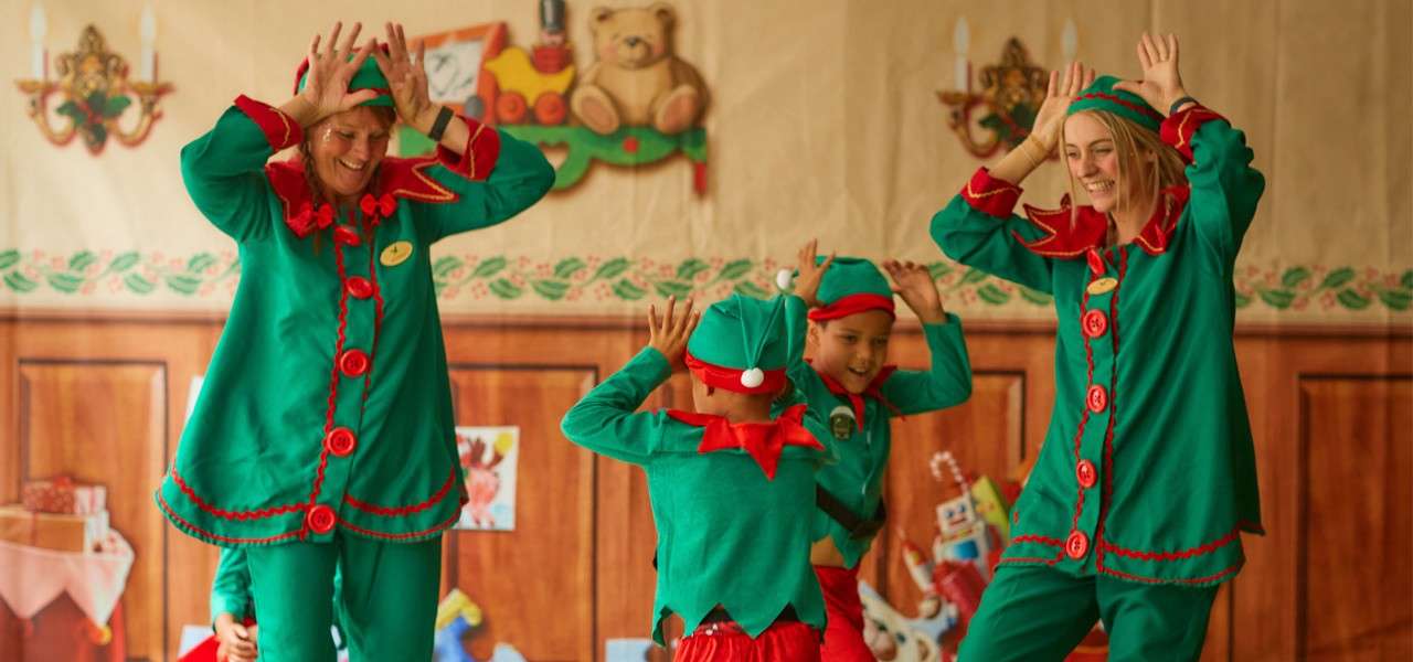 children dressed up as elf's 