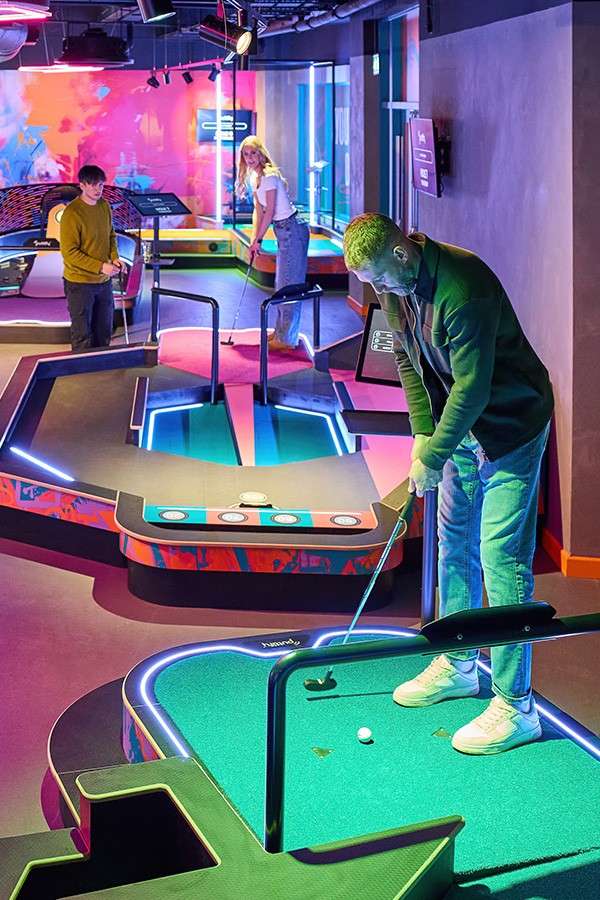 A man on the puttify course