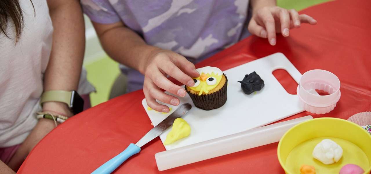 Easter themed decorated cupcakes 