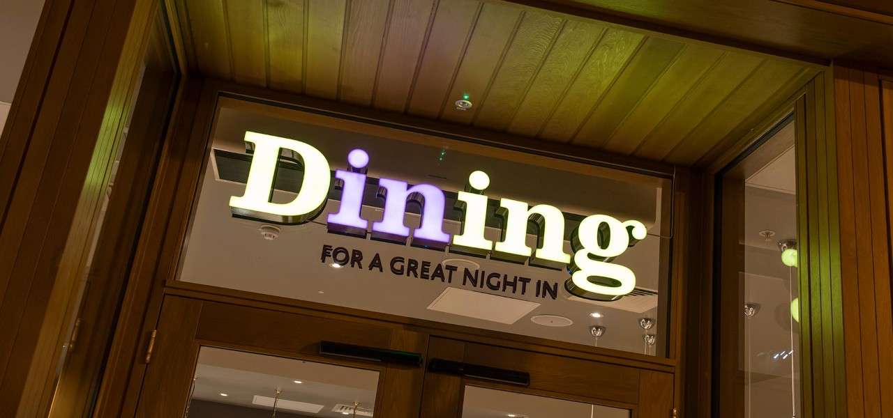 Dining in logo