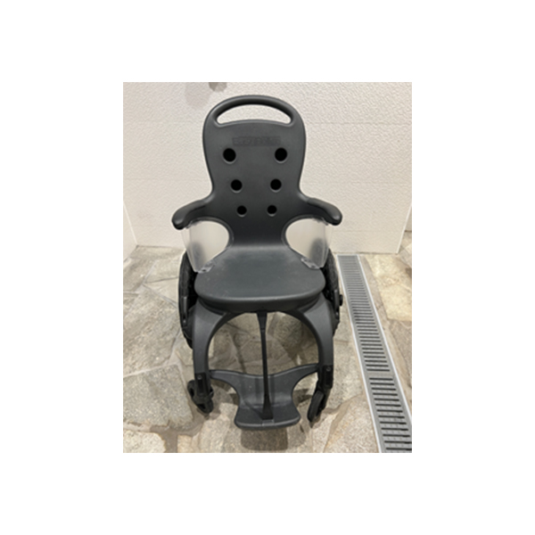 Easy roller chair.