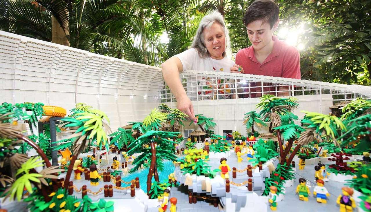 Lego Subtropical Swimming Paradise